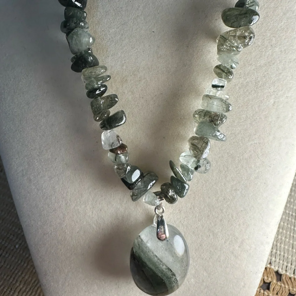 Garden Quartz Oval Pendant with Garden Quartz Chips Beads Faux Leather Necklace - Picture 8 of 16